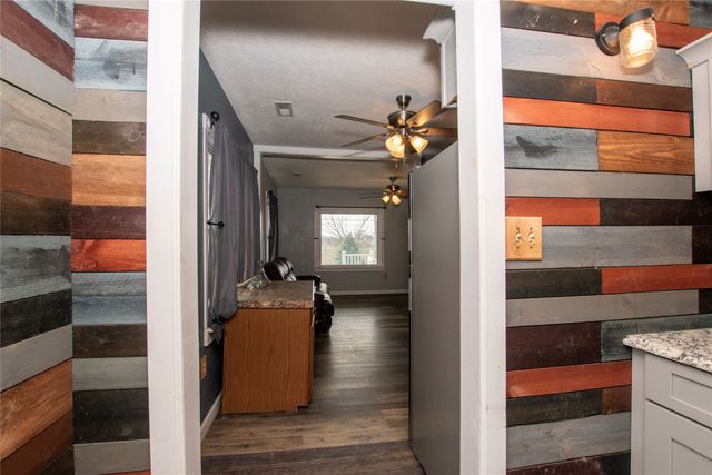 816 E 7th Street S, Newton, IA 50208