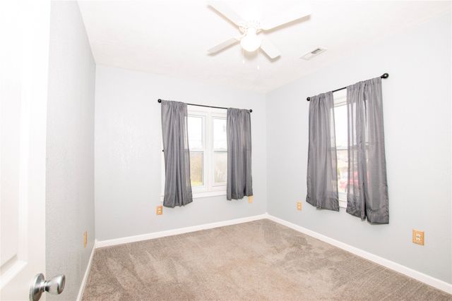 816 E 7th Street S, Newton, IA 50208