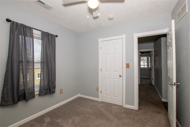 816 E 7th Street S, Newton, IA 50208