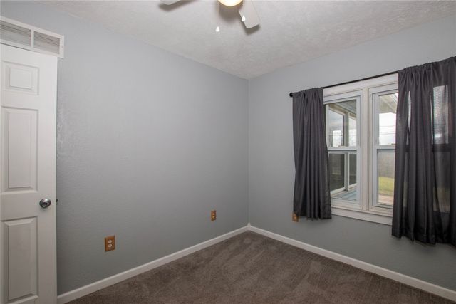 816 E 7th Street S, Newton, IA 50208