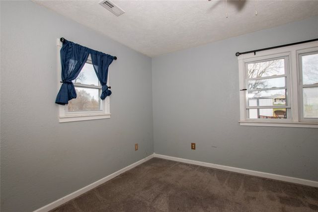 816 E 7th Street S, Newton, IA 50208