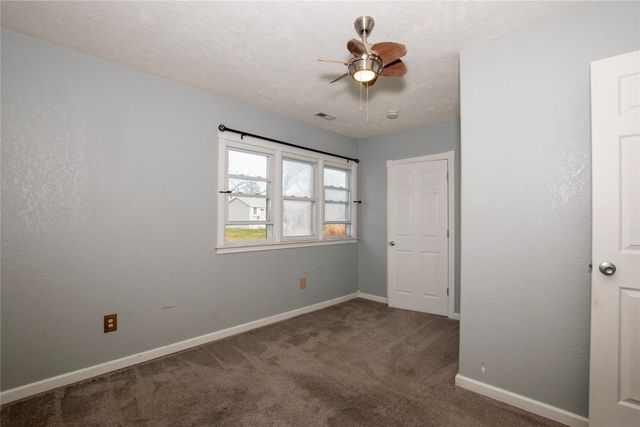 816 E 7th Street S, Newton, IA 50208