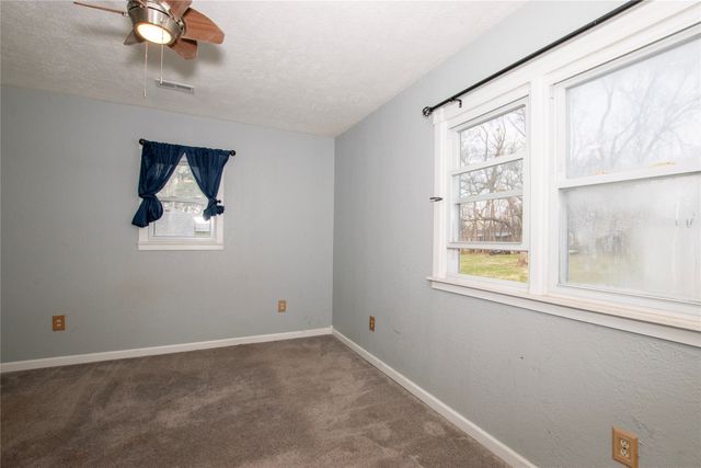 816 E 7th Street S, Newton, IA 50208