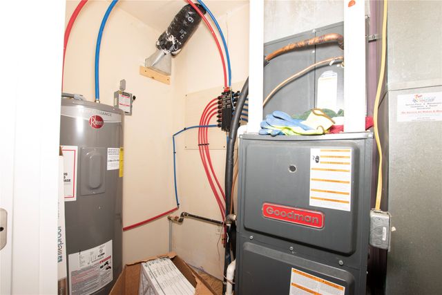 816 E 7th Street S, Newton, IA 50208