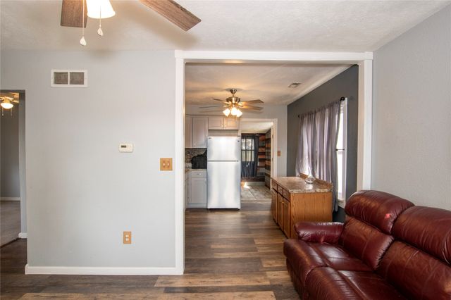 816 E 7th Street S, Newton, IA 50208