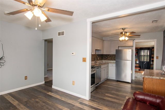 816 E 7th Street S, Newton, IA 50208