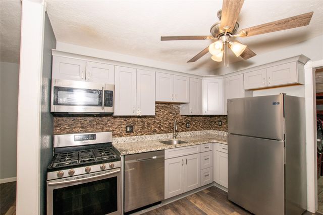 816 E 7th Street S, Newton, IA 50208