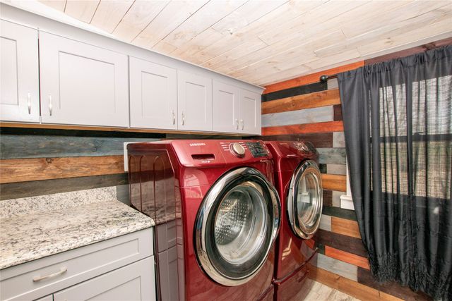 816 E 7th Street S, Newton, IA 50208