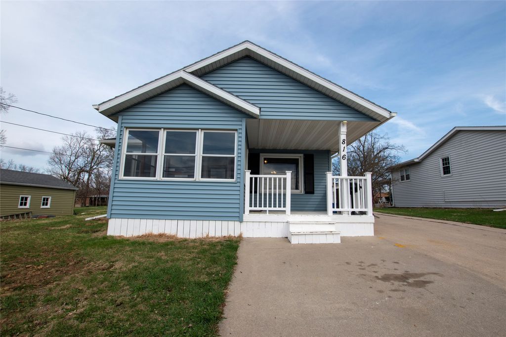 816 E 7th Street S, Newton, IA 50208