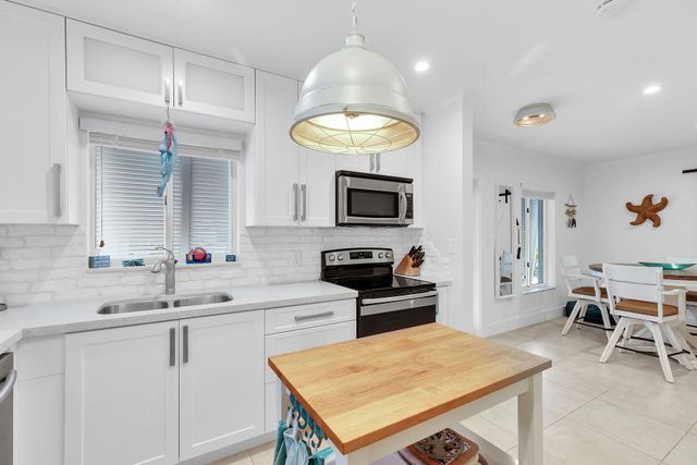 181 Ocean View Drive, Key Largo, FL 33037