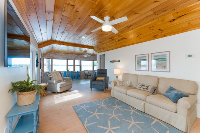 10921 N Shore Drive, Lake, MI 48632