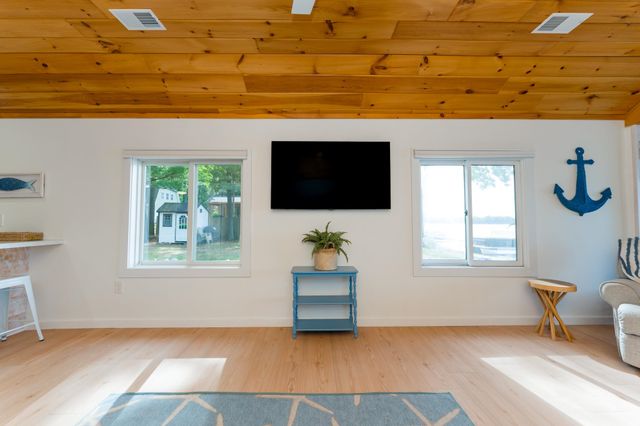 10921 N Shore Drive, Lake, MI 48632