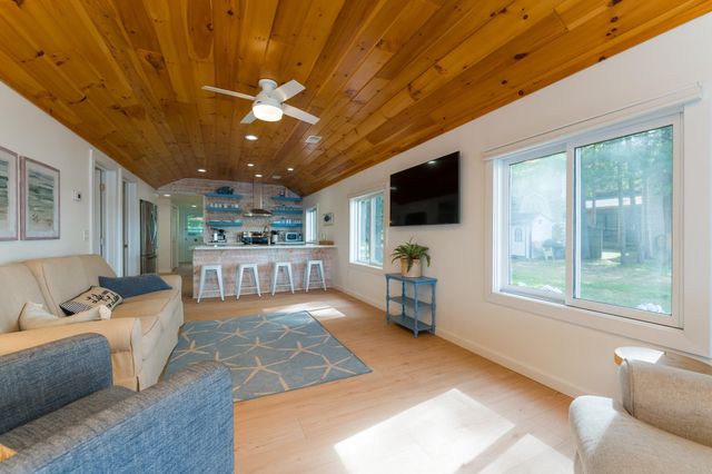 10921 N Shore Drive, Lake, MI 48632
