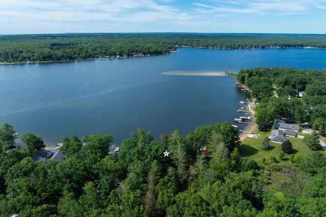 10921 N Shore Drive, Lake, MI 48632