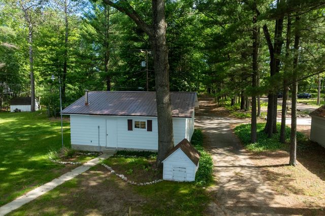 10921 N Shore Drive, Lake, MI 48632