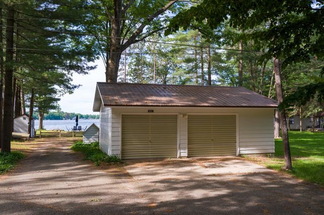 10921 N Shore Drive, Lake, MI 48632