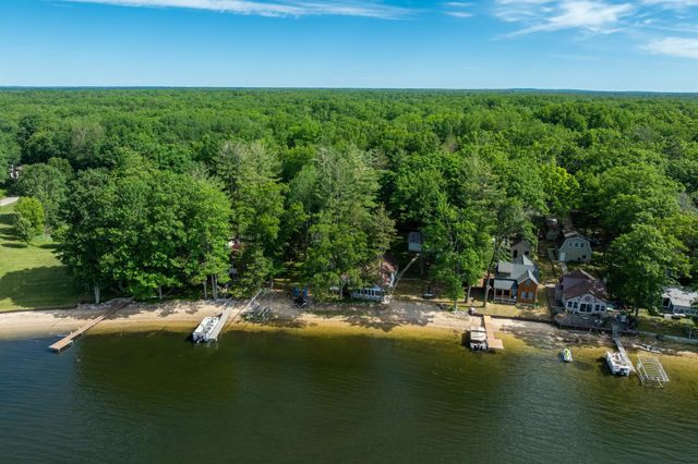 10921 N Shore Drive, Lake, MI 48632