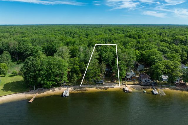 10921 N Shore Drive, Lake, MI 48632