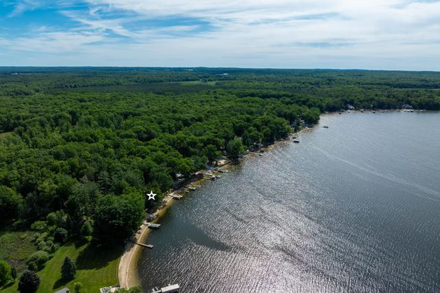 10921 N Shore Drive, Lake, MI 48632