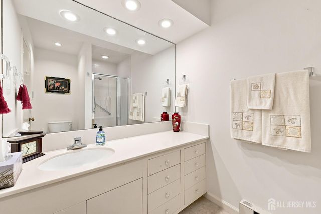 321-A SE Sharon Way SE, Monroe, NJ 08831