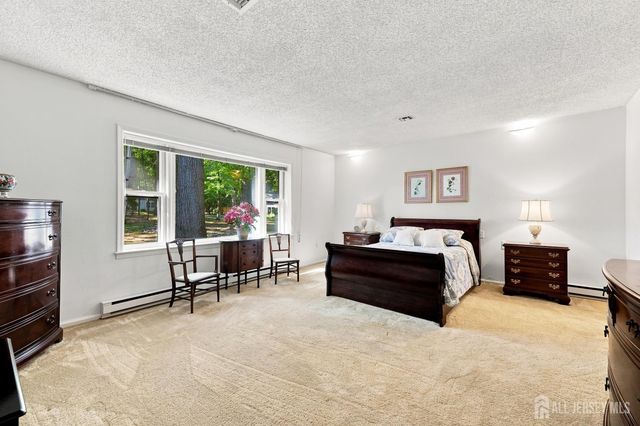 321-A SE Sharon Way SE, Monroe, NJ 08831