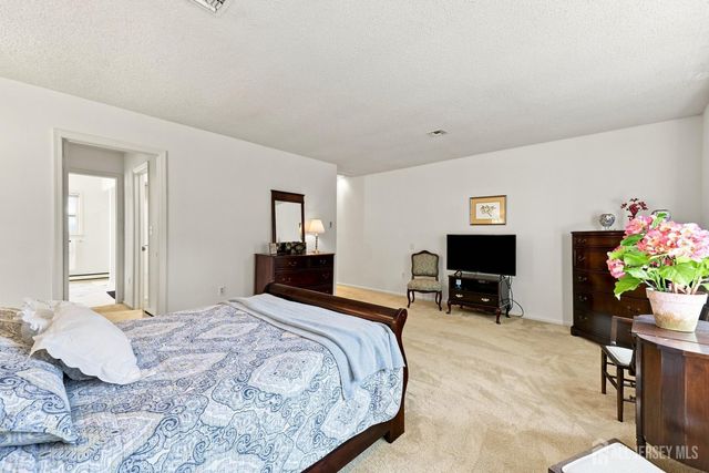 321-A SE Sharon Way SE, Monroe, NJ 08831