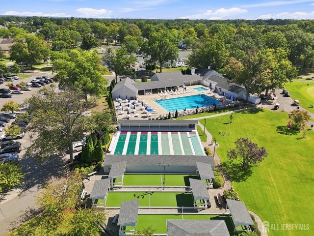 321-A SE Sharon Way SE, Monroe, NJ 08831