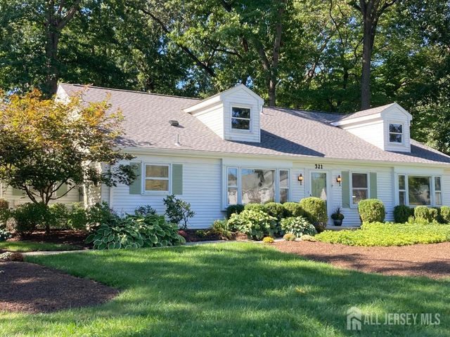 321-A SE Sharon Way SE, Monroe, NJ 08831