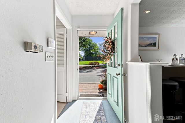 321-A SE Sharon Way SE, Monroe, NJ 08831