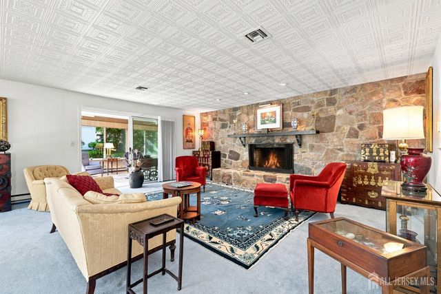 321-A SE Sharon Way SE, Monroe, NJ 08831