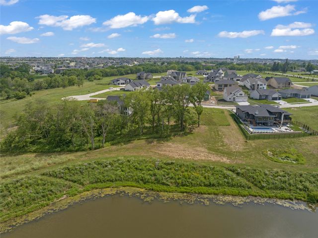 18193 Hidden Knoll, Clive, IA 50325