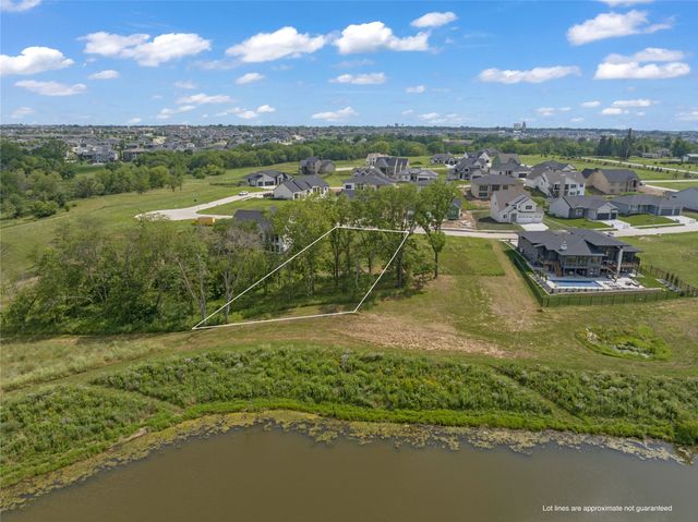 18193 Hidden Knoll, Clive, IA 50325