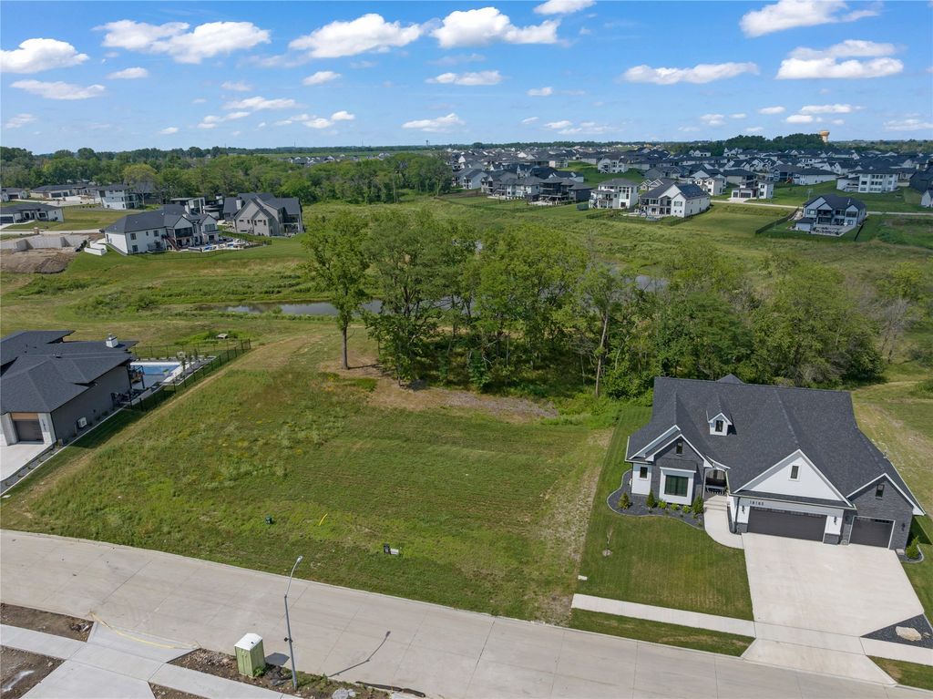 18193 Hidden Knoll, Clive, IA 50325