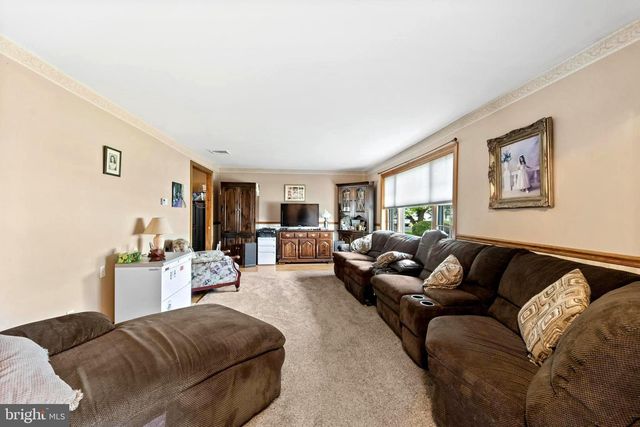 1522 HAMPTON RD, Bensalem, PA 19020