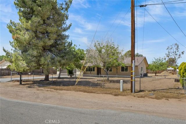 9030 Roble, Hesperia, CA 92345