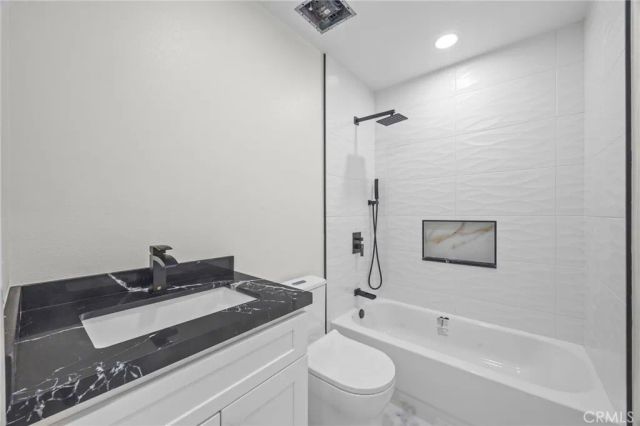 9030 Roble, Hesperia, CA 92345