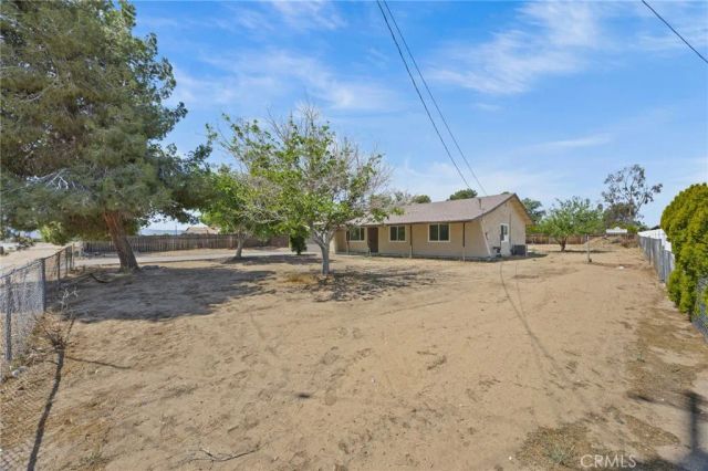 9030 Roble, Hesperia, CA 92345