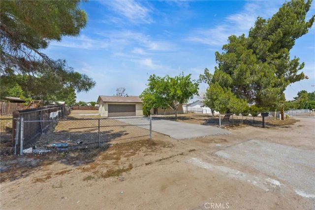 9030 Roble, Hesperia, CA 92345