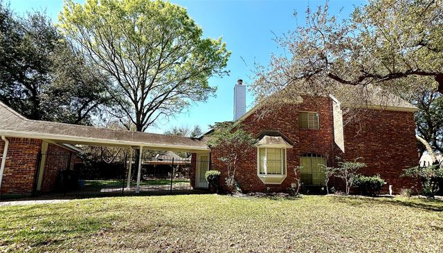 3302 Richland Drive, Sugar Land, TX 77478