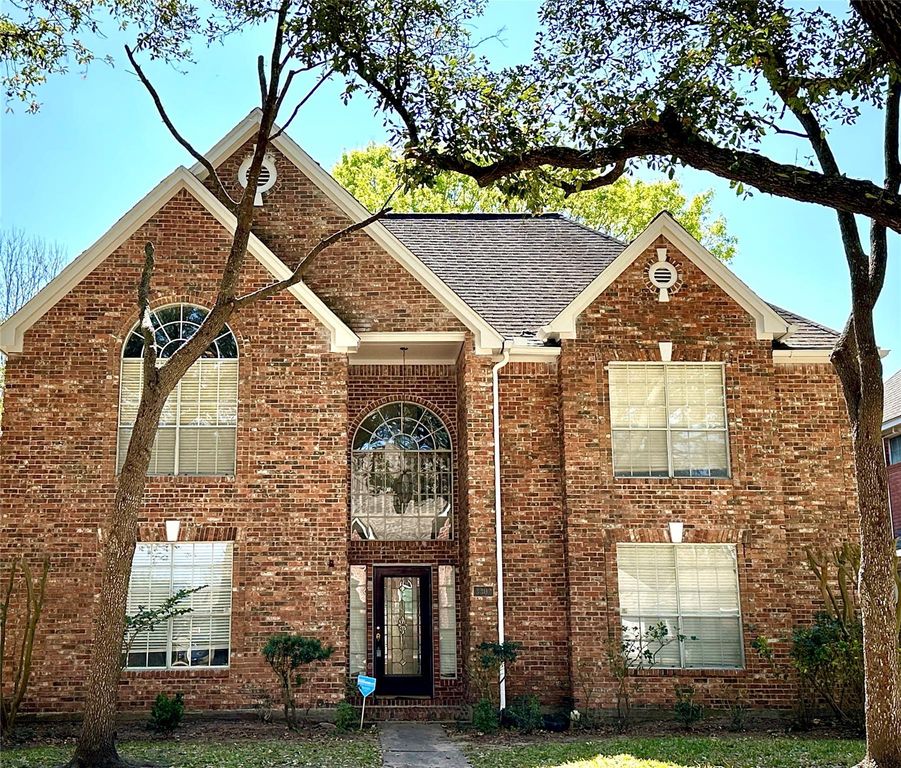 3302 Richland Drive, Sugar Land, TX 77478