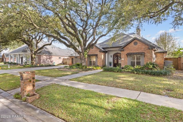 301 Timberwood Circle, Lafayette, LA 70508