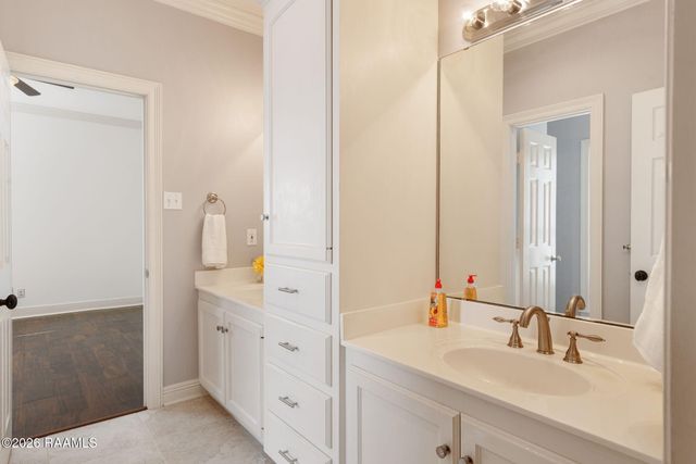 301 Timberwood Circle, Lafayette, LA 70508