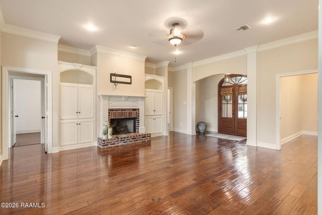 301 Timberwood Circle, Lafayette, LA 70508