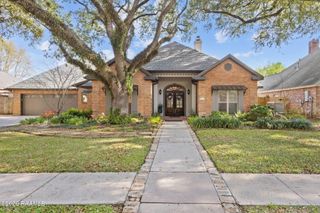 301 Timberwood Circle, Lafayette, LA 70508