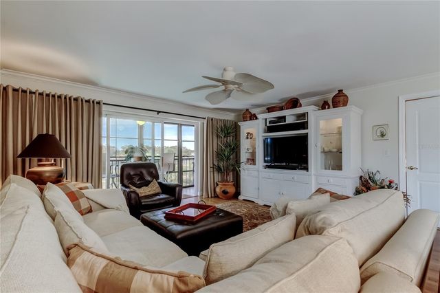 9450 HARBOR GREENS WAY 301, Seminole, FL 33776