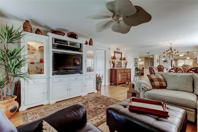 9450 HARBOR GREENS WAY 301, Seminole, FL 33776