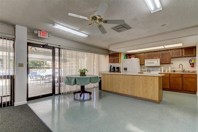 9450 HARBOR GREENS WAY 301, Seminole, FL 33776