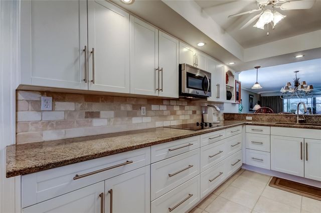 9450 HARBOR GREENS WAY 301, Seminole, FL 33776