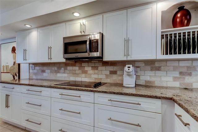 9450 HARBOR GREENS WAY 301, Seminole, FL 33776