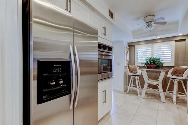 9450 HARBOR GREENS WAY 301, Seminole, FL 33776